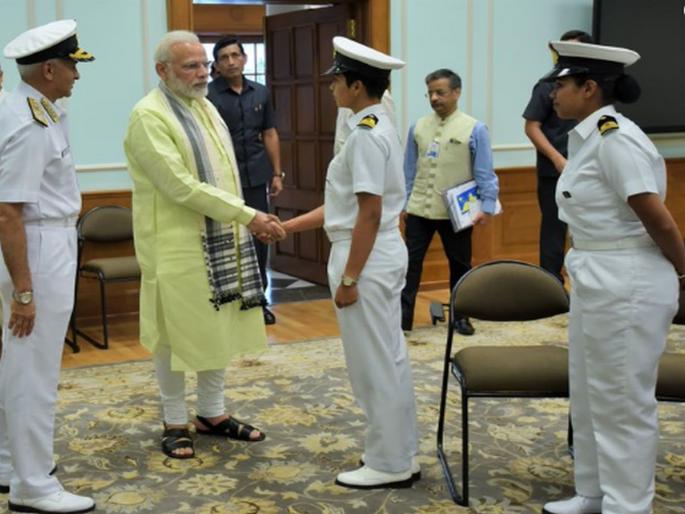 6 Indian women left the world, wishes to the Prime Minister | जगाच्या सफरीवर पहिल्यांदाच नौदलाच्या 6 महिला अधिकारी, पंतप्रधानांनी दिल्या शुभेच्छा 6 Indian women left the world, wishes to the Prime Minister | जगाच्या सफरीवर पहिल्यांदाच नौदलाच्या 6 महिला अधिकारी, पंतप्रधानांनी दिल्या शुभेच्छा