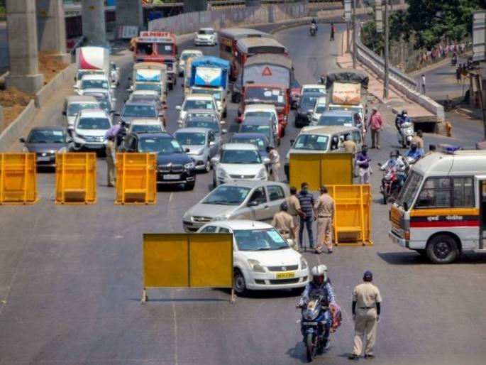 Come to the village only if there is an urgent need, call the Ministe satej patil to Pune-Mumbaikar MMG | अत्यावश्यक गरज असेल तरच गावाकडे या, पुणे-मुंबईतील गावकऱ्यांना पालकमंत्र्यांची साद Come to the village only if there is an urgent need, call the Ministe satej patil to Pune-Mumbaikar MMG | अत्यावश्यक गरज असेल तरच गावाकडे या, पुणे-मुंबईतील गावकऱ्यांना पालकमंत्र्यांची साद