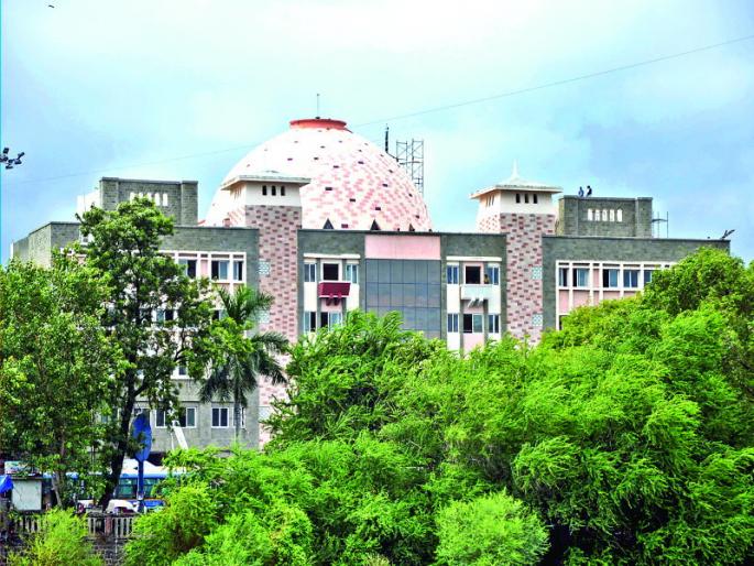 Discussion on budget of 'meaningless' songs and shayri | पुणे महापालिका ‘अर्थ’संकल्पाच्या चर्चेत ‘निरर्थक’ गाणी आणि शेरोशायरी