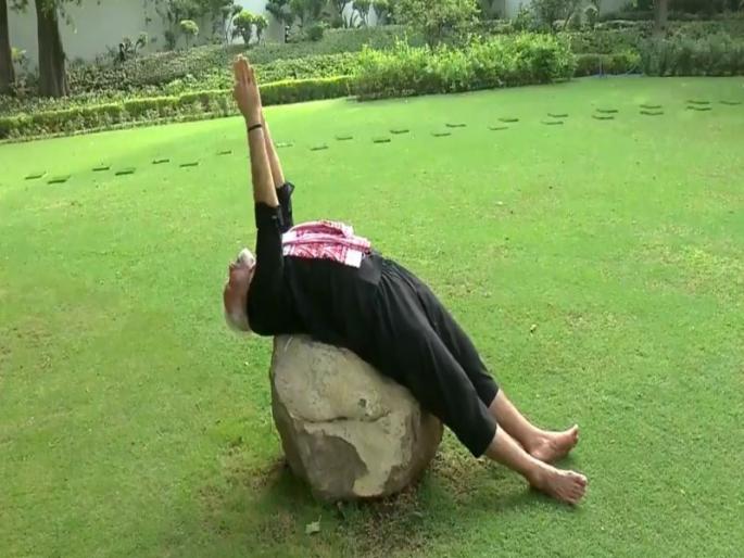 No expenditure incurred on PM Narendra Modi's fitness video : PMO | पंतप्रधान नरेंद्र मोदींच्या फिटनेस व्हिडीओसाठी खर्च किती?, PMOनं दिली ही माहिती No expenditure incurred on PM Narendra Modi's fitness video : PMO | पंतप्रधान नरेंद्र मोदींच्या फिटनेस व्हिडीओसाठी खर्च किती?, PMOनं दिली ही माहिती