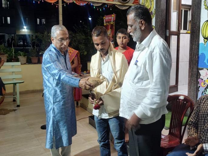 A passenger has a heart attack PMP driver carrier turned out to be an angel reached hospital directly, passengers safe | प्रवाशाला हार्ट अटॅक; पीएमपी चालक-वाहक ठरले देवदूत, गाठले थेट रुग्णालय, प्रवासी सुखरूप A passenger has a heart attack PMP driver carrier turned out to be an angel reached hospital directly, passengers safe | प्रवाशाला हार्ट अटॅक; पीएमपी चालक-वाहक ठरले देवदूत, गाठले थेट रुग्णालय, प्रवासी सुखरूप