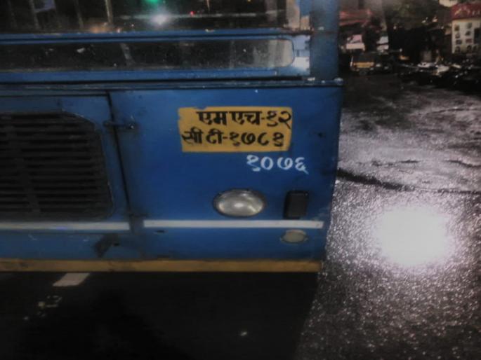 When the wheel of a running bus breaks down ... | धावत्या बसचे चाक रात्री निखळते तेव्हा...