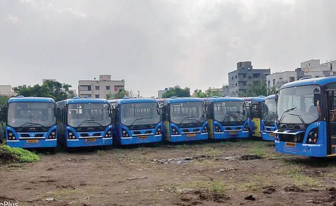 No loads took by Midi bus of passengers | ' पीएमपी' च्या ताफ्यातील मिडी बसला सोसेना प्रवाशांचा भार No loads took by Midi bus of passengers | ' पीएमपी' च्या ताफ्यातील मिडी बसला सोसेना प्रवाशांचा भार