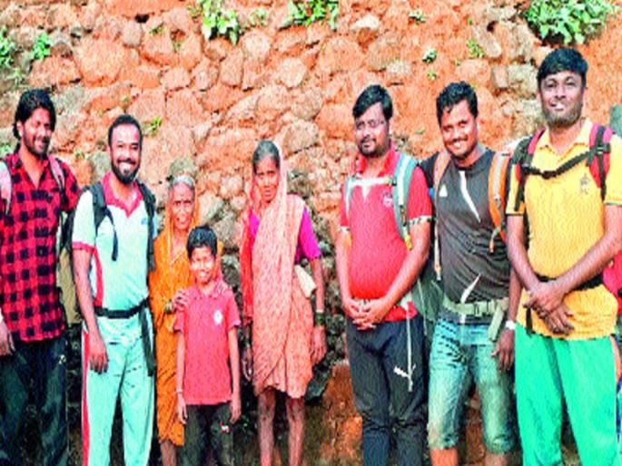 Maratha Pratishthan's Diwali Gadkot campaign | मराठा प्रतिष्ठानची दिवाळी गडकोट मोहीम Maratha Pratishthan's Diwali Gadkot campaign | मराठा प्रतिष्ठानची दिवाळी गडकोट मोहीम