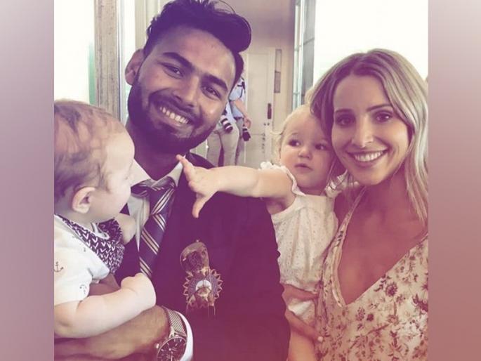 Free for a babysitting gig? Bonnie Paine tells Rishabh Pant to look after kids again | ऑसी कर्णधाराच्या पत्नीनं रिषभ पंतला पुन्हा विचारलं, बेबी सीटिंग करशील का?