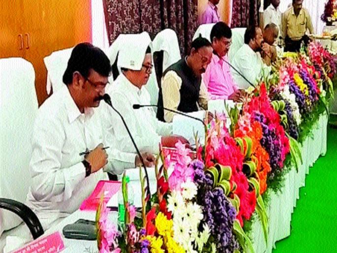 Panchayat Raj committee's 'Five Star' welcome! | पंचायत राज समितीचे ‘पंचतारांकित’ स्वागत!