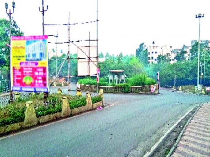 Three Hatti Chowk in the tragedy of problems | समस्यांच्या चक्रव्यूहात तीनहत्ती चौक Three Hatti Chowk in the tragedy of problems | समस्यांच्या चक्रव्यूहात तीनहत्ती चौक