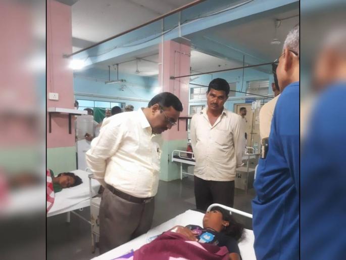 154 students poisoned by food in Umdi Ashram School | उमदी आश्रमशाळेत १५४ विद्यार्थ्यांना जेवणातून विषबाधा; रूग्णालयात उपचार सुरू 154 students poisoned by food in Umdi Ashram School | उमदी आश्रमशाळेत १५४ विद्यार्थ्यांना जेवणातून विषबाधा; रूग्णालयात उपचार सुरू