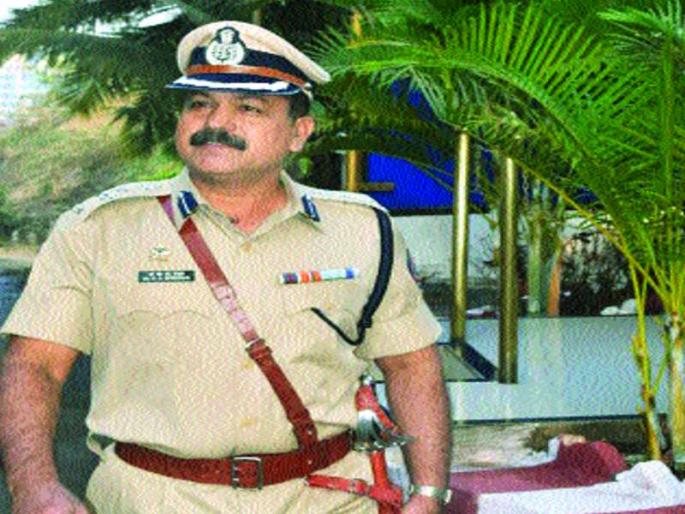 Beside the weapon of writing with the weapon for the 'embarrassment of care.' Shekhar | ‘सद्रक्षणाय खलनिग्रहणाय’साठी शस्त्रासह उचलले लेखणीचेही अस्त्र - बी.जी. शेखर Beside the weapon of writing with the weapon for the 'embarrassment of care.' Shekhar | ‘सद्रक्षणाय खलनिग्रहणाय’साठी शस्त्रासह उचलले लेखणीचेही अस्त्र - बी.जी. शेखर