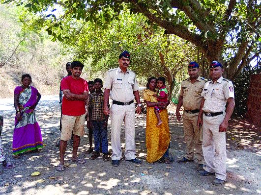 Such service as khaki uniform | खाकी वर्दीची अशीही सेवा