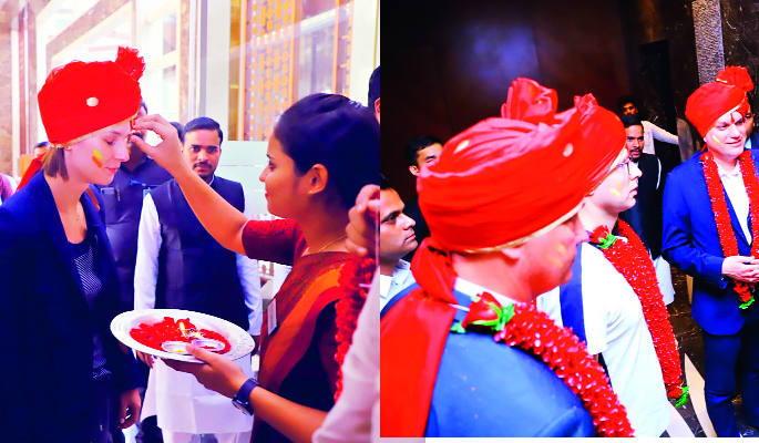 Welcoming the Ambassador to Poland, High Commissioner to Kolhapuri | पोलंडच्या राजदूत, उच्चायुक्तांचे कोल्हापुरी पद्धतीने स्वागत Welcoming the Ambassador to Poland, High Commissioner to Kolhapuri | पोलंडच्या राजदूत, उच्चायुक्तांचे कोल्हापुरी पद्धतीने स्वागत