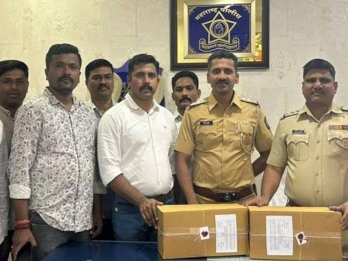 Police seized 4 kg of ganja from Gujarat | गुजरात वरून आलेला ४ किलो गांजा पोलिसांनी पकडला Police seized 4 kg of ganja from Gujarat | गुजरात वरून आलेला ४ किलो गांजा पोलिसांनी पकडला