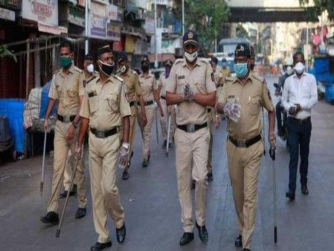 Tight security in Mumbai on the backdrop of Thirty First | थर्टी फर्स्टच्या पार्श्वभूमीवर मुंबईत कडेकोट बंदोबस्त; गस्तीसह नाकाबंदीवर भर Tight security in Mumbai on the backdrop of Thirty First | थर्टी फर्स्टच्या पार्श्वभूमीवर मुंबईत कडेकोट बंदोबस्त; गस्तीसह नाकाबंदीवर भर