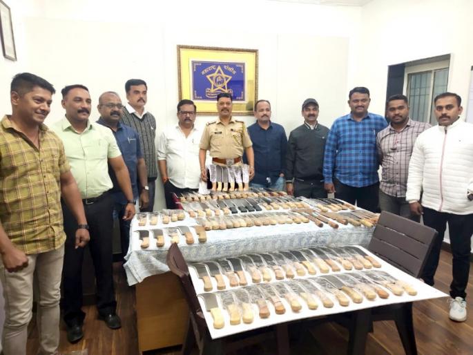 Big action by Pune Police As many as 105 koyata seized who supplied koyas to Koyata gangs | पुणे पोलिसांची मोठी कारवाई; कोयता गॅंगला कोयते पुरवणारा गजाआड, तब्बल 105 कोयते जप्त Big action by Pune Police As many as 105 koyata seized who supplied koyas to Koyata gangs | पुणे पोलिसांची मोठी कारवाई; कोयता गॅंगला कोयते पुरवणारा गजाआड, तब्बल 105 कोयते जप्त