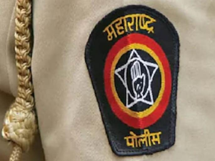 Drinking alcohol at dhabas became expensive, raided at four places | ढाब्यांवर दारू पिणे पडले महागात, चार ठिकाणी धाडी Drinking alcohol at dhabas became expensive, raided at four places | ढाब्यांवर दारू पिणे पडले महागात, चार ठिकाणी धाडी