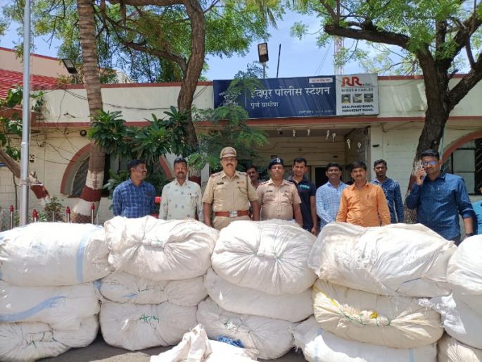 In Indapur police seized gutka worth Rs 49 lakh | इंदापूरात पोलिसांनी तब्बल ४९ लाखांचा गुटखा पकडला In Indapur police seized gutka worth Rs 49 lakh | इंदापूरात पोलिसांनी तब्बल ४९ लाखांचा गुटखा पकडला