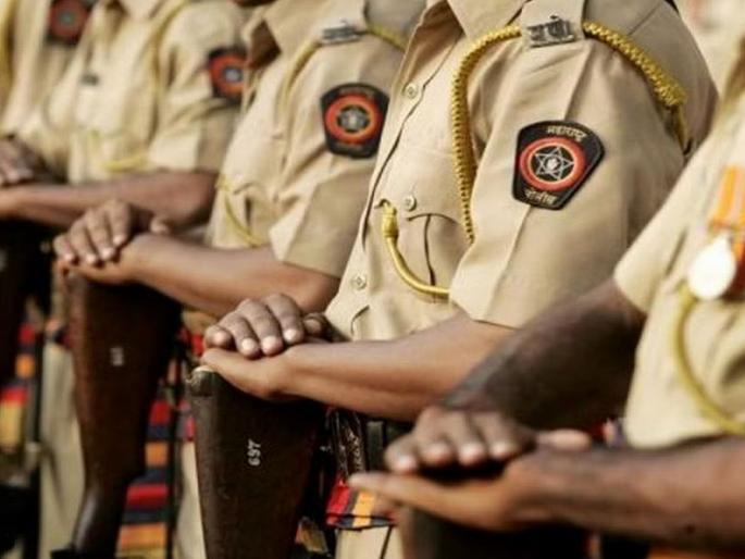 Attack on the police team that came to investigate the beating case in Temburni; A case has been registered against 11 persons | टेंभुर्णीत मारहाण प्रकरणातील चौकशीसाठी आलेल्या पोलीस पथकावर हल्ला; ११ जणांविरुद्ध गुन्हा दाखल Attack on the police team that came to investigate the beating case in Temburni; A case has been registered against 11 persons | टेंभुर्णीत मारहाण प्रकरणातील चौकशीसाठी आलेल्या पोलीस पथकावर हल्ला; ११ जणांविरुद्ध गुन्हा दाखल