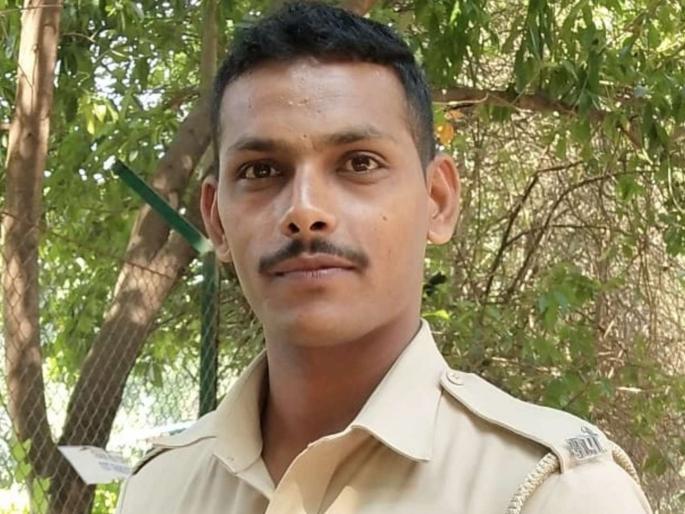 Prat is saved by the beating of martyrs of the youth | गळफास घेत असलेल्या तरुणांचे बीट मार्शलनी वाचविले प्राण Prat is saved by the beating of martyrs of the youth | गळफास घेत असलेल्या तरुणांचे बीट मार्शलनी वाचविले प्राण