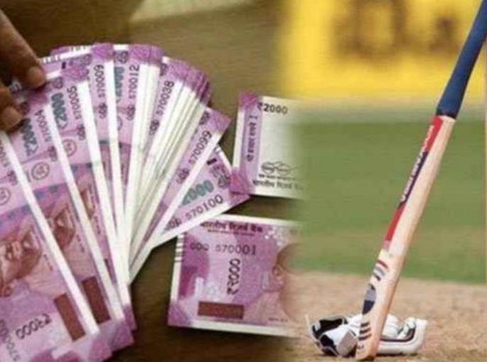 Police raid on cricket betting; 1 lakh 55 thousand confiscated | क्रिकेट बेटींगवर पोलिसांची कारवाई;  १ लाख ५५ हजाराचा मुद्देमाल जप्त Police raid on cricket betting; 1 lakh 55 thousand confiscated | क्रिकेट बेटींगवर पोलिसांची कारवाई;  १ लाख ५५ हजाराचा मुद्देमाल जप्त