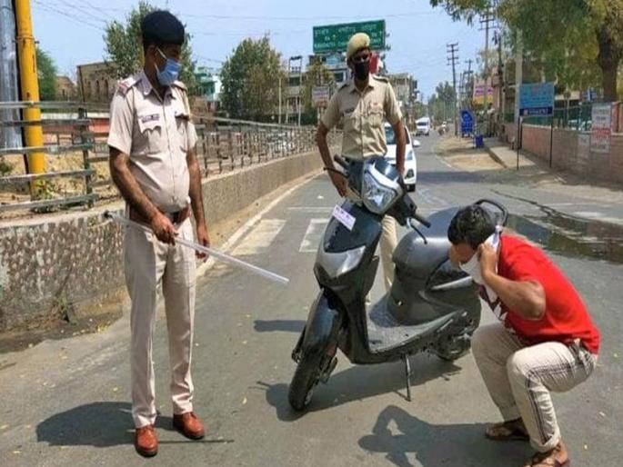 Crimes against eight and a half thousand citizens in 'lockdown' | जमाबंदीचे उल्लंघन : 'लॉकडाऊन'मध्ये साडेआठ हजार नागरिकांवर गुन्हे Crimes against eight and a half thousand citizens in 'lockdown' | जमाबंदीचे उल्लंघन : 'लॉकडाऊन'मध्ये साडेआठ हजार नागरिकांवर गुन्हे