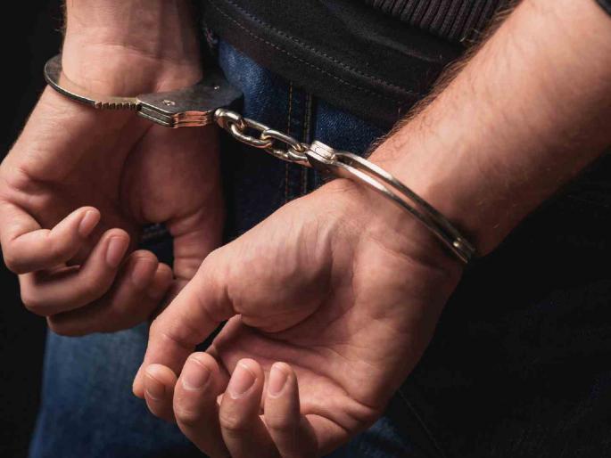 300 watches stolen, 'Kalu' finally in chains; The discovery was made due to CCTV | ३०० घड्याळे चोरली, ‘कालू’ ला अखेर बेड्या; सीसीटीव्हीमुळे लागला शोध 300 watches stolen, 'Kalu' finally in chains; The discovery was made due to CCTV | ३०० घड्याळे चोरली, ‘कालू’ ला अखेर बेड्या; सीसीटीव्हीमुळे लागला शोध