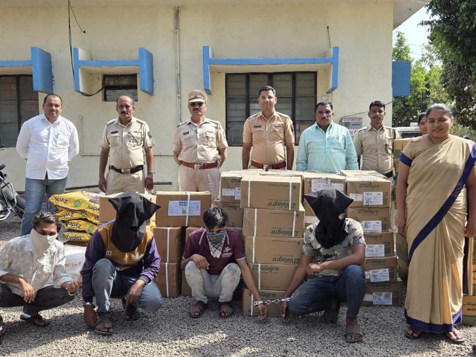 Driver faked robbery of agricultural chemicals truck; Ghargaon police investigating crime | शेतीच्या औषधांचा ट्रक लुटल्याचा चालकानेच केला बनाव; घारगाव पोलिसांकडून गुन्ह्याचा तपास Driver faked robbery of agricultural chemicals truck; Ghargaon police investigating crime | शेतीच्या औषधांचा ट्रक लुटल्याचा चालकानेच केला बनाव; घारगाव पोलिसांकडून गुन्ह्याचा तपास