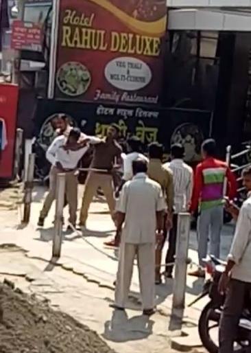 Police attacked at Hudakeshwar, Manakapur, Ganeshpeth in Nagpur | नागपुरातील हुडकेश्वर, मानकापूर, गणेशपेठमध्ये पोलिसांवर हल्ला