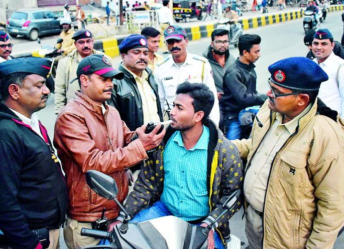 Thirty First's heavy bandobast in Nagpur | नागपुरात  थर्टी फर्स्टचा तगडा बंदोबस्त : धुडगुस घालणाऱ्यांची तुरुंगात जाणार रात्र