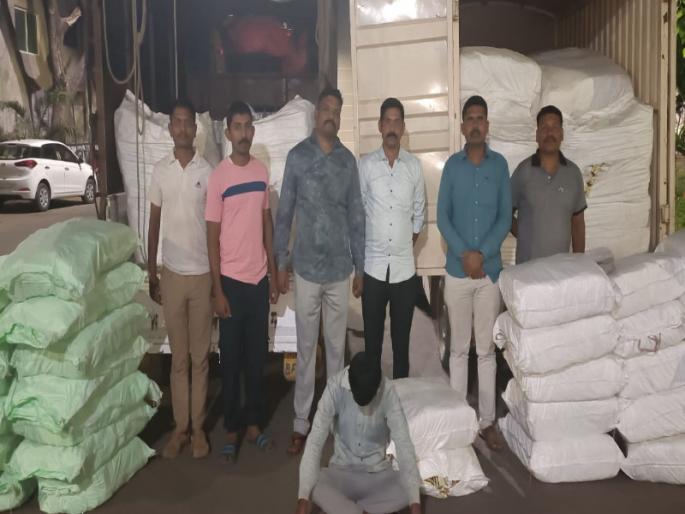 Action taken against two vehicles transporting gutka in Baramati 26 lakh worth of goods seized | बारामतीत गुटखा वाहतूक करणाऱ्या दोन वाहनांवर कारवाई; २६ लाखांचा मुद्देमाल हस्तगत Action taken against two vehicles transporting gutka in Baramati 26 lakh worth of goods seized | बारामतीत गुटखा वाहतूक करणाऱ्या दोन वाहनांवर कारवाई; २६ लाखांचा मुद्देमाल हस्तगत