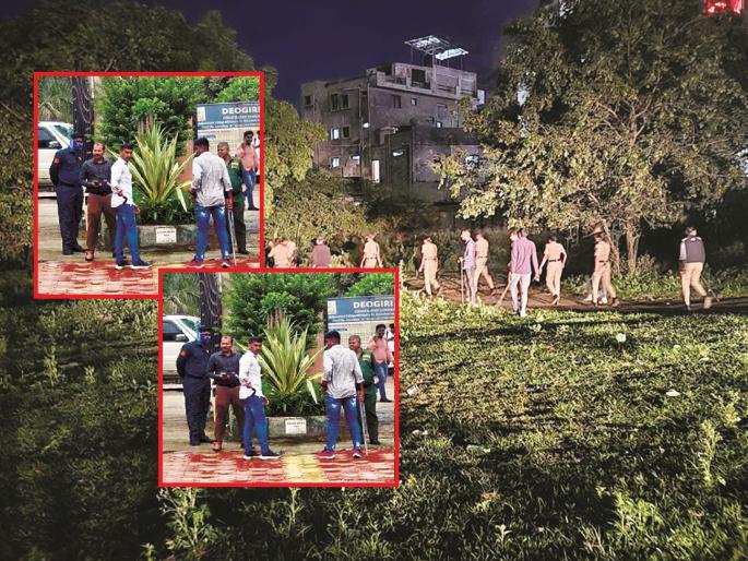 Rioters in open fields, colleges, and outside schools will face police baton charges | मोकळ्या मैदानातील, महाविद्यालय, शाळांबाहेरील टवाळखोरांना बसणार पोलिसांच्या लाठीचे फटके Rioters in open fields, colleges, and outside schools will face police baton charges | मोकळ्या मैदानातील, महाविद्यालय, शाळांबाहेरील टवाळखोरांना बसणार पोलिसांच्या लाठीचे फटके