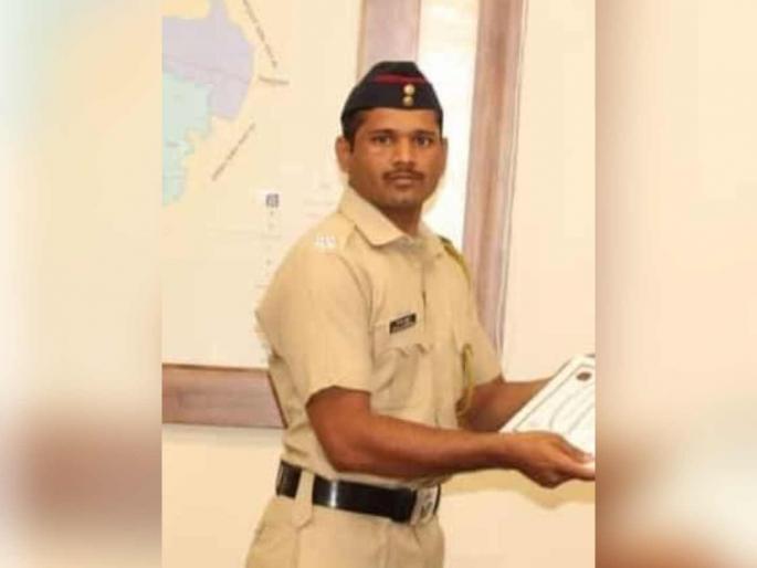 Balasaheb Nandurge a 38-year-old police officer on duty, died of a heart attack in Pimpri | कर्तव्यावर असलेले पोलीस अंमलदार ३८ वर्षीय बाळासाहेब नंदुर्गे यांचा पिंपरीत हृदविकाराने मृत्यू Balasaheb Nandurge a 38-year-old police officer on duty, died of a heart attack in Pimpri | कर्तव्यावर असलेले पोलीस अंमलदार ३८ वर्षीय बाळासाहेब नंदुर्गे यांचा पिंपरीत हृदविकाराने मृत्यू
