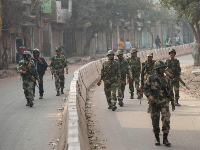 Delhi Voilence: Police arrested of rioters after slams by Delhi High Court pda | Delhi Voilence : दिल्ली हायकोर्टाने फटकारल्यानंतर दंगेखोरांची पोलिसांनी केली धरपकड सुरु Delhi Voilence: Police arrested of rioters after slams by Delhi High Court pda | Delhi Voilence : दिल्ली हायकोर्टाने फटकारल्यानंतर दंगेखोरांची पोलिसांनी केली धरपकड सुरु