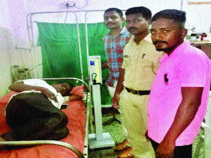 Livelihood of Duchakshawar got due to police duty | पोलिसांच्या कर्तव्यदक्षतेमुळे मिळाले दुचाकीस्वाराला जीवनदान Livelihood of Duchakshawar got due to police duty | पोलिसांच्या कर्तव्यदक्षतेमुळे मिळाले दुचाकीस्वाराला जीवनदान