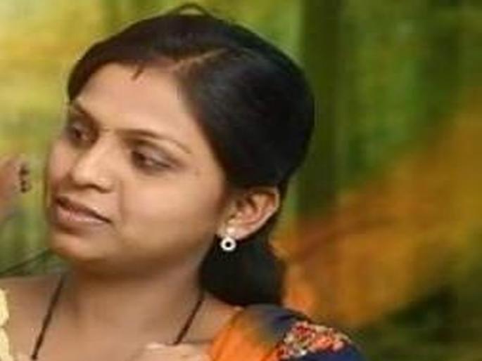 lady police returning after providing security to cm devendra fadnavis election rally died in accident in solapur | मुख्यमंत्र्यांच्या बंदोबस्तावरून परतणाऱ्या महिला पोलीस कर्मचाऱ्याचा अपघाती मृत्यू lady police returning after providing security to cm devendra fadnavis election rally died in accident in solapur | मुख्यमंत्र्यांच्या बंदोबस्तावरून परतणाऱ्या महिला पोलीस कर्मचाऱ्याचा अपघाती मृत्यू