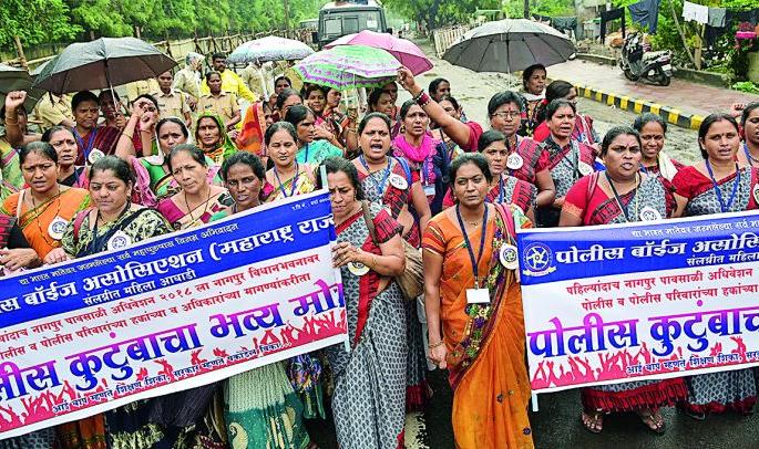 Give 10 percent reservation in police recruitment | पोलीस भरतीत १० टक्के आरक्षण द्या Give 10 percent reservation in police recruitment | पोलीस भरतीत १० टक्के आरक्षण द्या