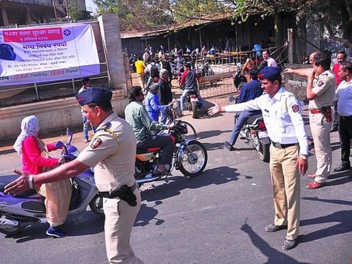 licence will be suspend for 3 months for violating traffic rules | वाहतुकीचे नियम माेडल्यास लायसन्स हाेणार तीन महिन्यांसाठी रद्द licence will be suspend for 3 months for violating traffic rules | वाहतुकीचे नियम माेडल्यास लायसन्स हाेणार तीन महिन्यांसाठी रद्द