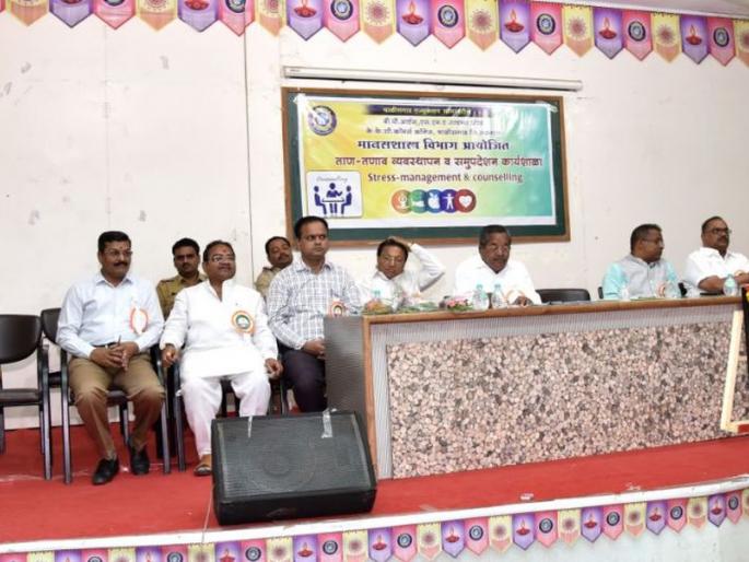 Taking time out from day-to-day work, police should have physical resources | दैनंदिन कामकाजातून वेळ काढत पोलिसांनी शारीरिक संपदा जोपासावी Taking time out from day-to-day work, police should have physical resources | दैनंदिन कामकाजातून वेळ काढत पोलिसांनी शारीरिक संपदा जोपासावी