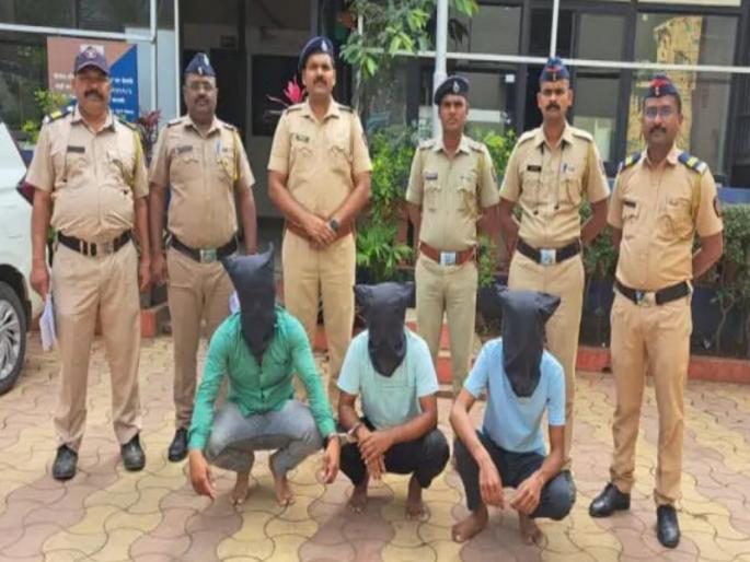 15 tola chain stolen by beating hotelier Three arrested within 12 hours | हॉटेल व्यवसायिकाला मारहाण करून १५ तोळ्यांची चैन चोरली; तिघांना १२ तासांच्या आत अटक