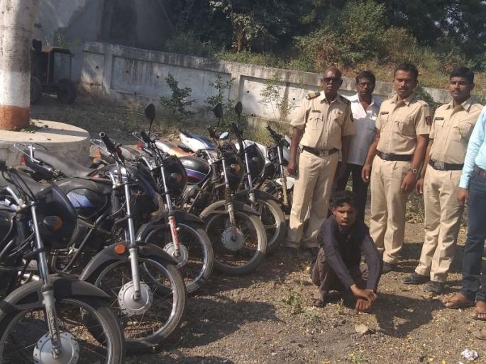Minor suspect arrested in theft of two-wheeler in Muktainagar taluka | मुक्ताईनगर तालुक्यातील दुचाकी चोरीतील अल्पवयीन संशयित ताब्यात Minor suspect arrested in theft of two-wheeler in Muktainagar taluka | मुक्ताईनगर तालुक्यातील दुचाकी चोरीतील अल्पवयीन संशयित ताब्यात