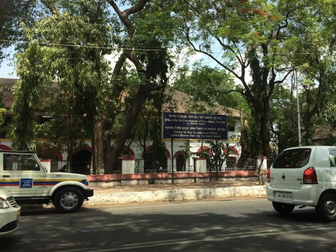 Traffic regulation of PSI after drinking alcohol; Sudden suspension by Deputy Commissioner of Police | दारु पिऊन पीएसआयचे वाहतूक नियमन; पोलिस उपायुक्तांकडून तडकाफडकी निलंबन Traffic regulation of PSI after drinking alcohol; Sudden suspension by Deputy Commissioner of Police | दारु पिऊन पीएसआयचे वाहतूक नियमन; पोलिस उपायुक्तांकडून तडकाफडकी निलंबन