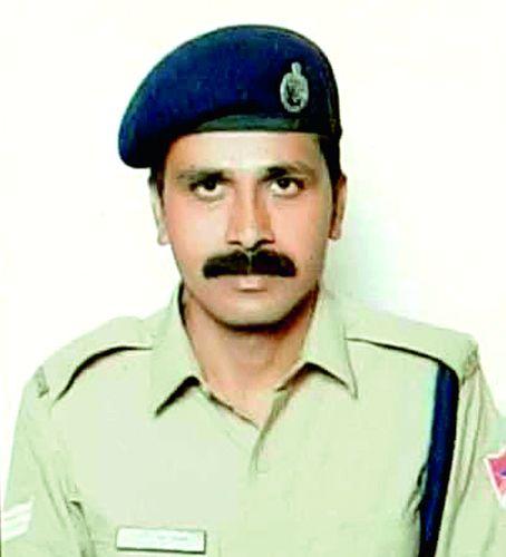 Indian Police Medal to RPF's Satish Ingale | आरपीएफचे सतीश इंगळेंना भारतीय पोलीस पदक Indian Police Medal to RPF's Satish Ingale | आरपीएफचे सतीश इंगळेंना भारतीय पोलीस पदक