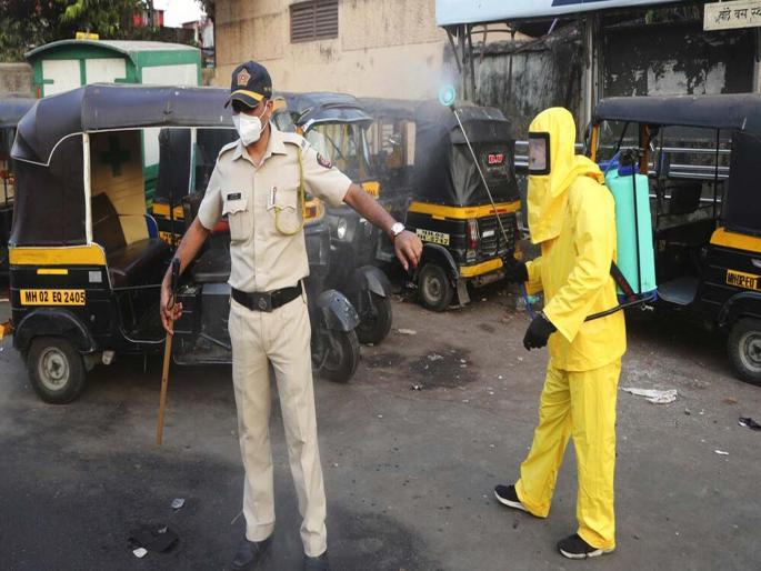 CoronaVirus : In the state, over 24,000 police were cured from corona, 26,000 were corona infected | CoronaVirus : राज्यात २४ हजारावर पोलिसांनी केली कोरोनावर मात तर २६ हजार कोरोनाबाधित  CoronaVirus : In the state, over 24,000 police were cured from corona, 26,000 were corona infected | CoronaVirus : राज्यात २४ हजारावर पोलिसांनी केली कोरोनावर मात तर २६ हजार कोरोनाबाधित