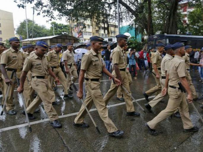 CoronaVirus :Fifty reversed cops no longer leave | CoronaVirus :पन्नाशी उलटलेल्या पोलिसांना यापुढे सुट्टी CoronaVirus :Fifty reversed cops no longer leave | CoronaVirus :पन्नाशी उलटलेल्या पोलिसांना यापुढे सुट्टी