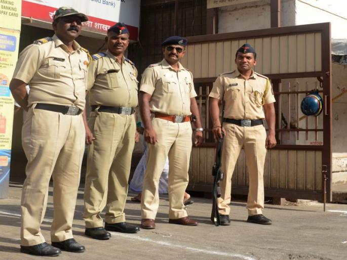 Khaki's duty to be given; But deprived of police from the right to democracy | ‘खाकी’चे कर्तव्य बजावले; मात्र लोकशाहीच्या अधिकारापासून पोलीस वंचित