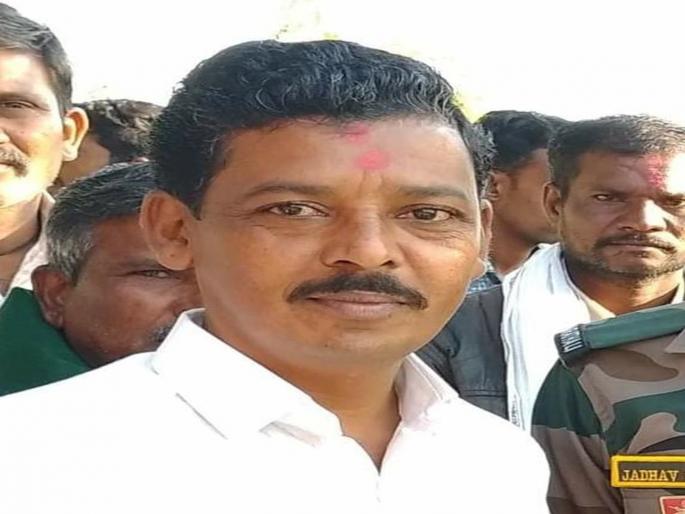 Police Patil ends life in Gram Panchayat; The video mentions that the PSI has harassed | पोलिस पाटलाने ग्रामपंचायतमध्ये संपवले जीवन; पीएसआयने त्रास दिल्याचा व्हिडीओत उल्लेख Police Patil ends life in Gram Panchayat; The video mentions that the PSI has harassed | पोलिस पाटलाने ग्रामपंचायतमध्ये संपवले जीवन; पीएसआयने त्रास दिल्याचा व्हिडीओत उल्लेख