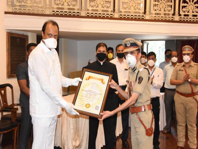 'Smart policing' useful to make police administration more people oriented and equipped: Deputy Chief Minister Ajit Pawar | 'स्मार्ट पोलिसींग'उपक्रमामुळे पोलीस प्रशासन अधिकाधिक लोकाभिमुख आणि सुसज्ज होणार: उपमुख्यमंत्री अजित पवार 'Smart policing' useful to make police administration more people oriented and equipped: Deputy Chief Minister Ajit Pawar | 'स्मार्ट पोलिसींग'उपक्रमामुळे पोलीस प्रशासन अधिकाधिक लोकाभिमुख आणि सुसज्ज होणार: उपमुख्यमंत्री अजित पवार