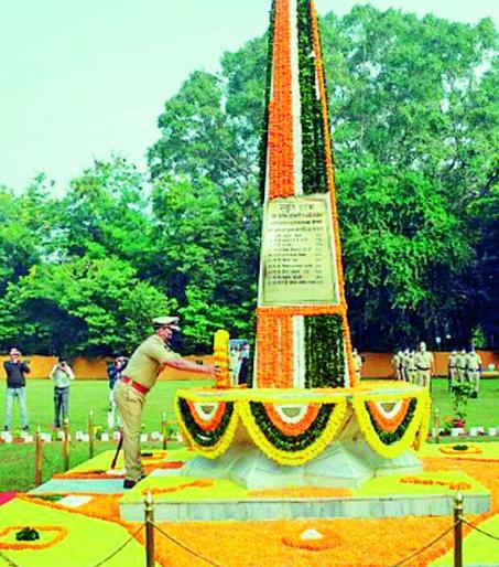 Police Memorial Day: Salute to 264 martyred policemen across the country | पोलीस स्मृतिदिन : देशभरातील २६४ शहीद पोलिसांना मानवंदना Police Memorial Day: Salute to 264 martyred policemen across the country | पोलीस स्मृतिदिन : देशभरातील २६४ शहीद पोलिसांना मानवंदना