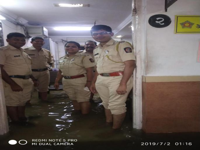 Preventive action against 19 people; 1 proposal for deportation | ४०९ जणांवर प्रतिबंधात्मक कारवाई; हद्दपारीचे १४ प्रस्ताव Preventive action against 19 people; 1 proposal for deportation | ४०९ जणांवर प्रतिबंधात्मक कारवाई; हद्दपारीचे १४ प्रस्ताव