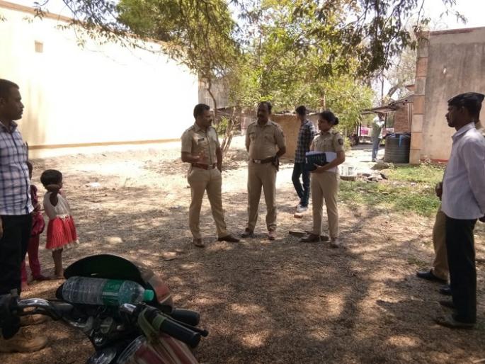 corona in satara- Crime against two for violating the orders of the Collector | corona in satara-जिल्हाधिकाऱ्यांचा आदेश धुडकावल्याप्रकरणी दोघांवर गुन्हा