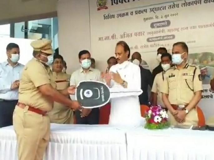 Ajit Dada advises Deputy Commissioner of Police dr kakasaheb dole to lose weight | VIDEO | बारीक व्हा ! बारीक व्हा ! अजित दादांचा पोलिस उपायुक्तांना सल्ला… Ajit Dada advises Deputy Commissioner of Police dr kakasaheb dole to lose weight | VIDEO | बारीक व्हा ! बारीक व्हा ! अजित दादांचा पोलिस उपायुक्तांना सल्ला…